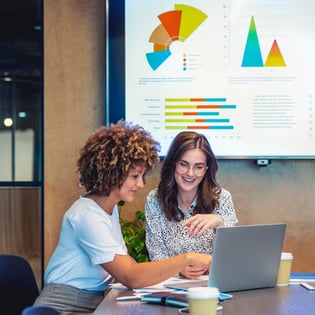 Financial analysts slider image